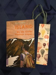 Buchcover Island oder Wo die Götter Flipflops tragen von Alpan Sagsöz